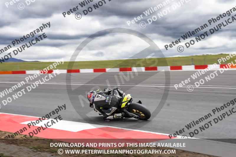 cadwell no limits trackday;cadwell park;cadwell park photographs;cadwell trackday photographs;enduro digital images;event digital images;eventdigitalimages;navarra;no limits trackdays;peter wileman photography;racing digital images;trackday digital images;trackday photos